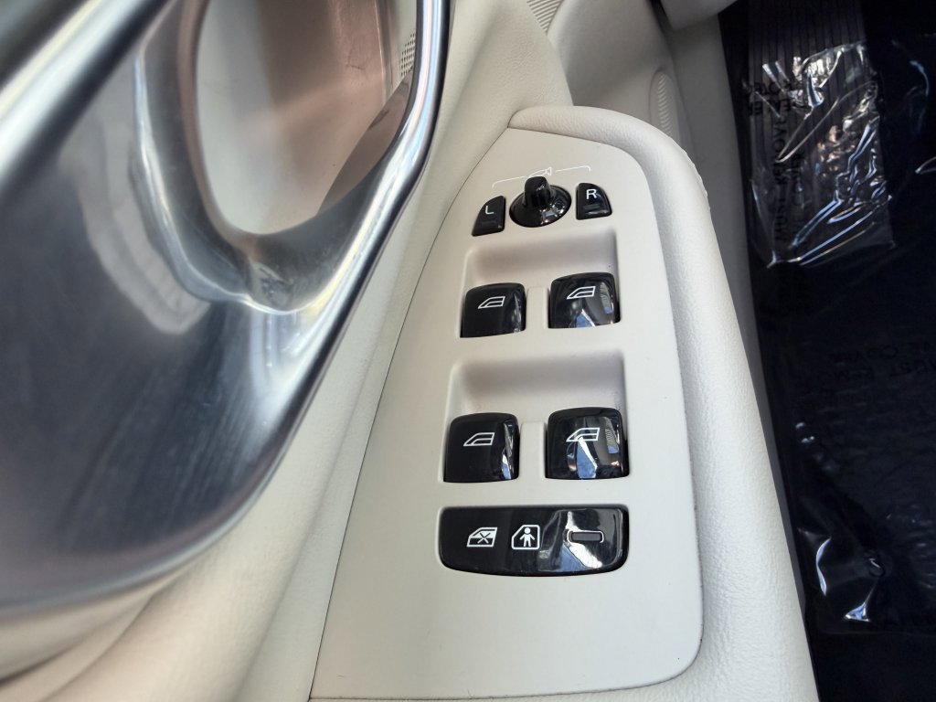 Used 2023 Volvo XC90 B6 Plus w/ Protection Package Premier image 28