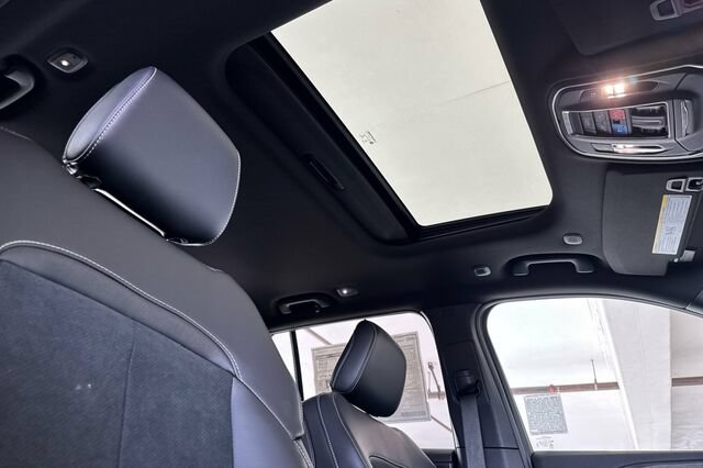 New 2026 Jeep Grand Cherokee Altitude AWD/4WD image 14