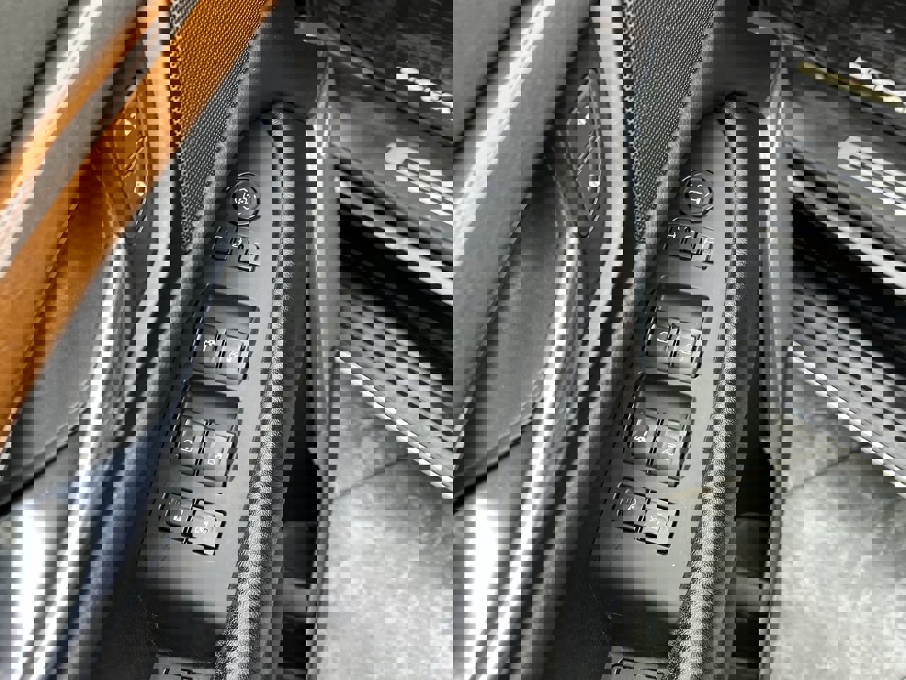 Used 2019 Cadillac Escalade ESV Premium Luxury image 10