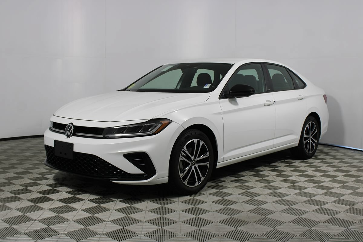 Used 2025 Volkswagen Jetta Sport FWD image 28