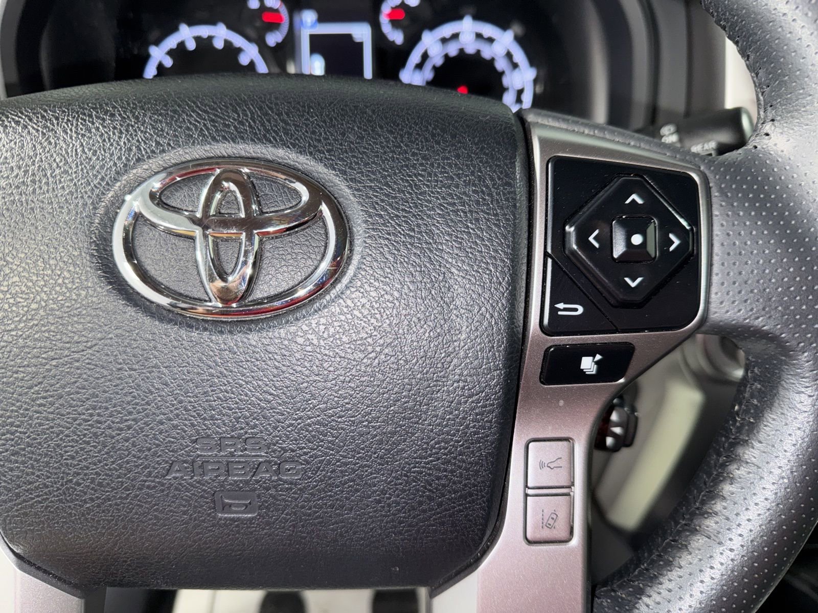 Used 2024 Toyota 4Runner SR5 AWD/4WD image 27