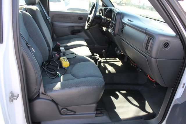 Used 2007 Chevrolet Silverado 3500 4x4 Regular Cab w/ Skid Plate Package image 29