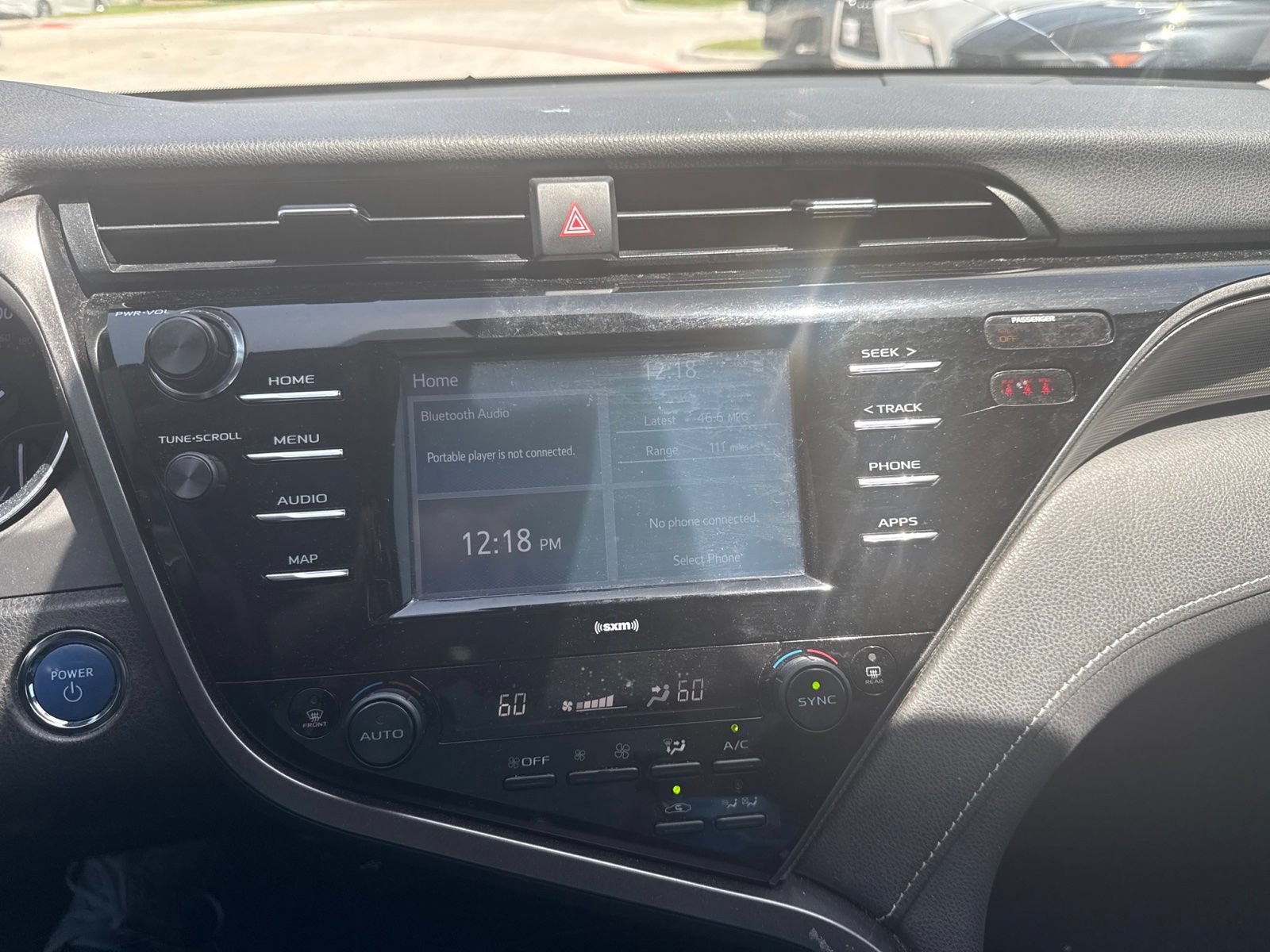 Used 2020 Toyota Camry SE FWD image 7