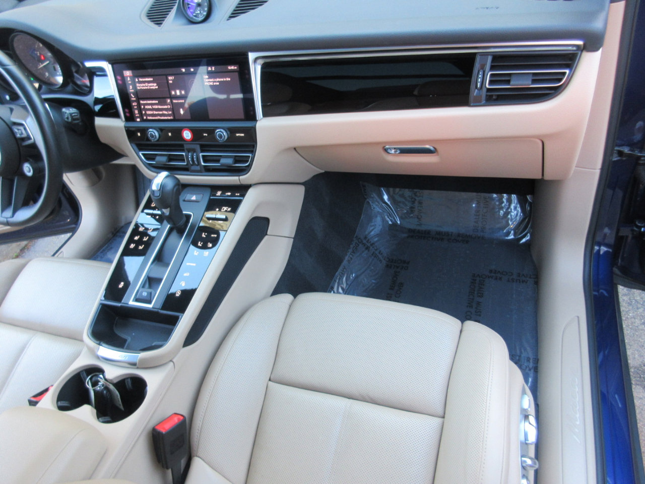 Used 2024 Porsche Macan image 27