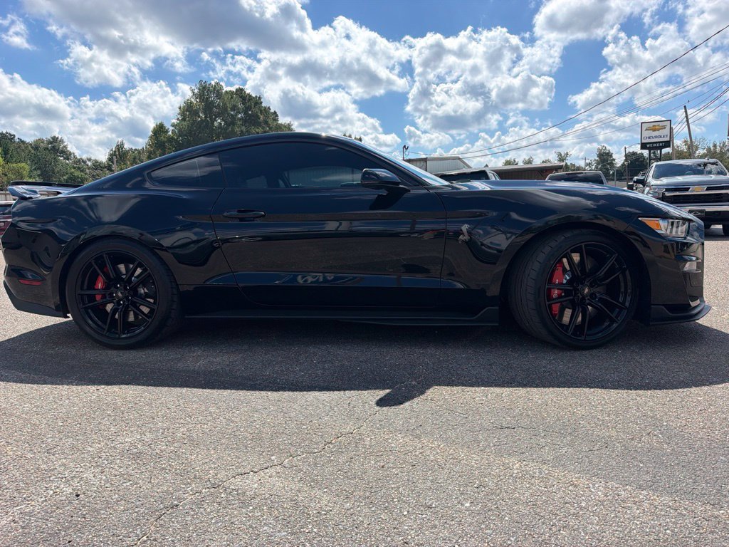 Used 2021 Ford Mustang Shelby GT500 w/ Technology Package RWD image 4