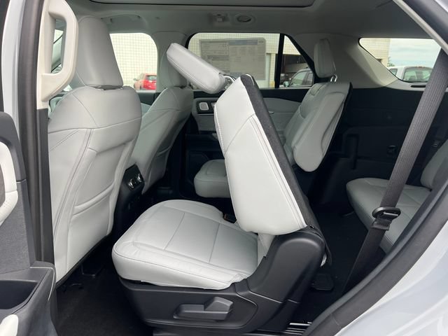 New 2026 Ford Explorer Platinum w/ LUX Leather Package AWD/4WD image 46