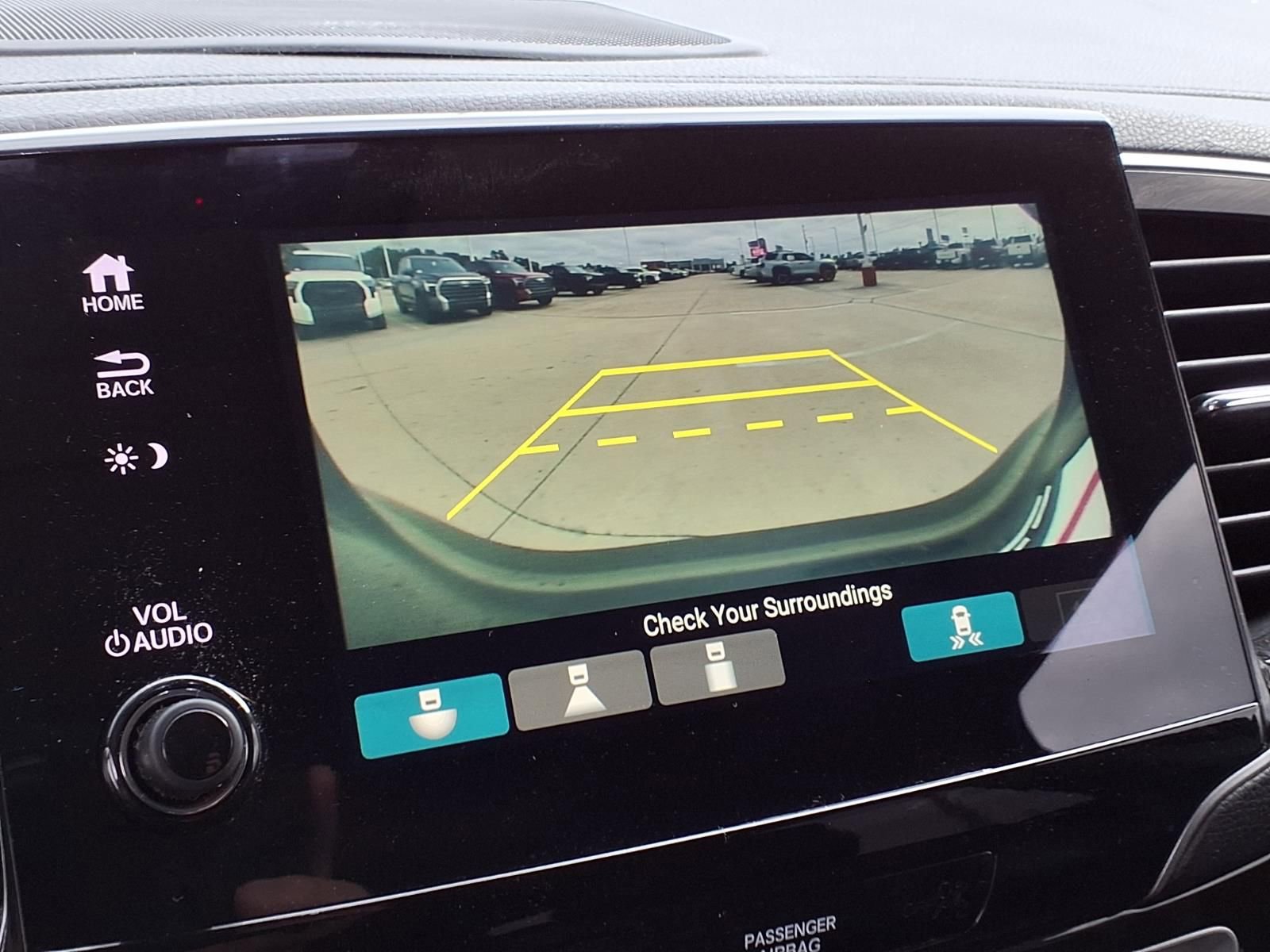 Used 2020 Honda Pilot Touring image 11