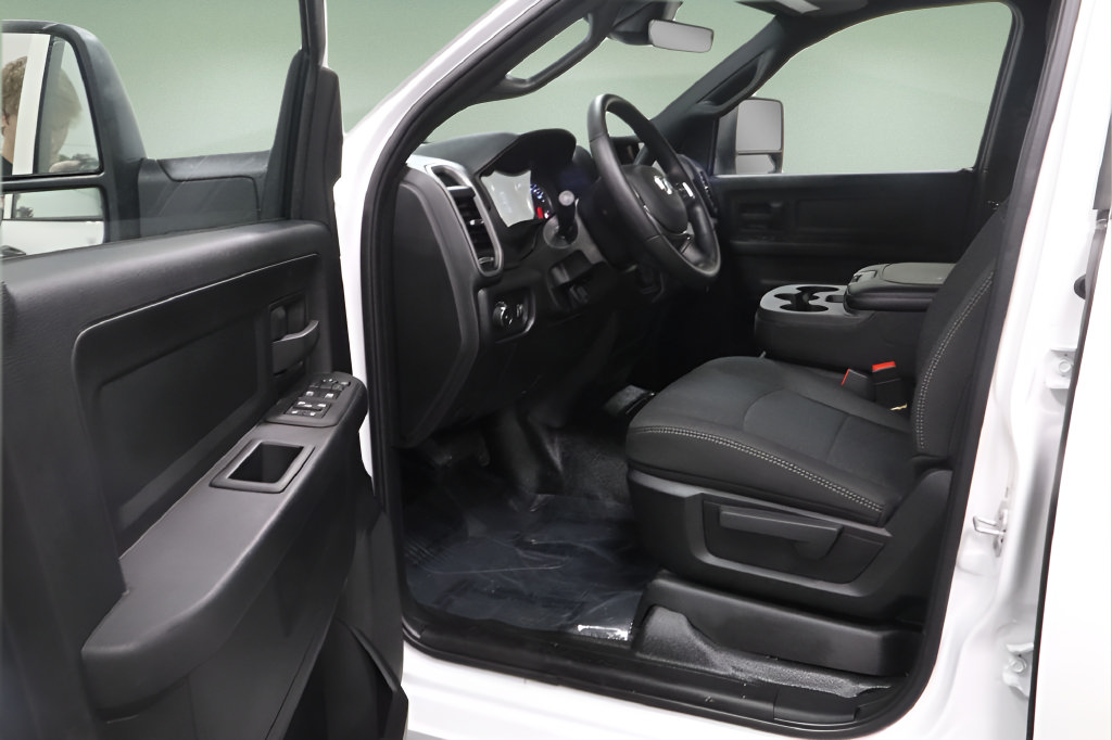 New 2026 RAM 3500 Tradesman w/ Chrome Appearance Group A AWD/4WD image 7