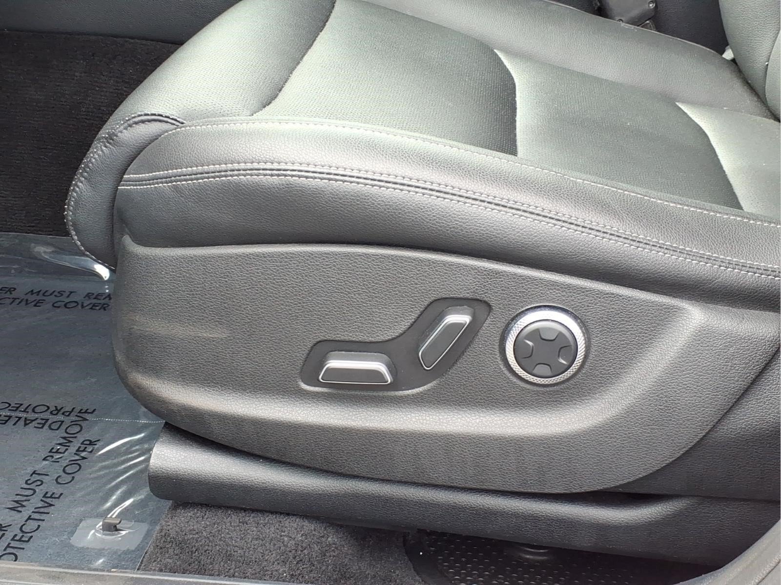 Used 2025 Genesis GV70 2.5T AWD/4WD image 15