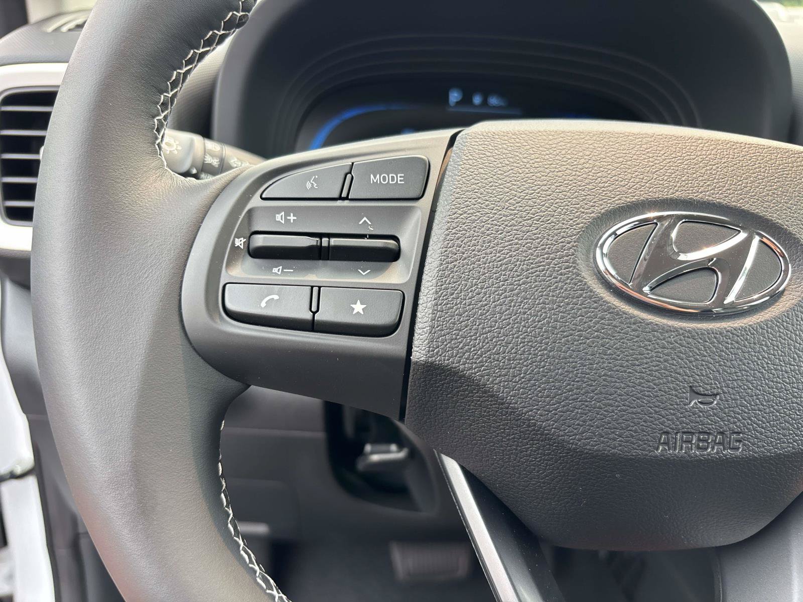Used 2026 Hyundai Venue SEL FWD image 16