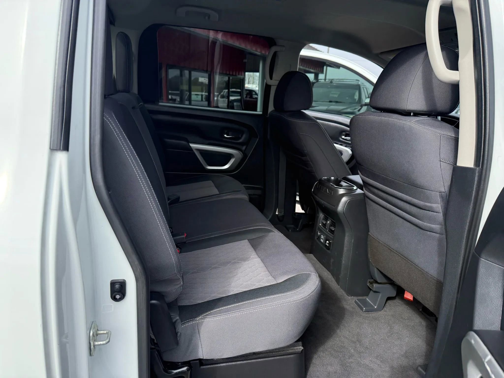 Used 2021 Nissan Titan SV w/ SV Convenience Package AWD/4WD image 17