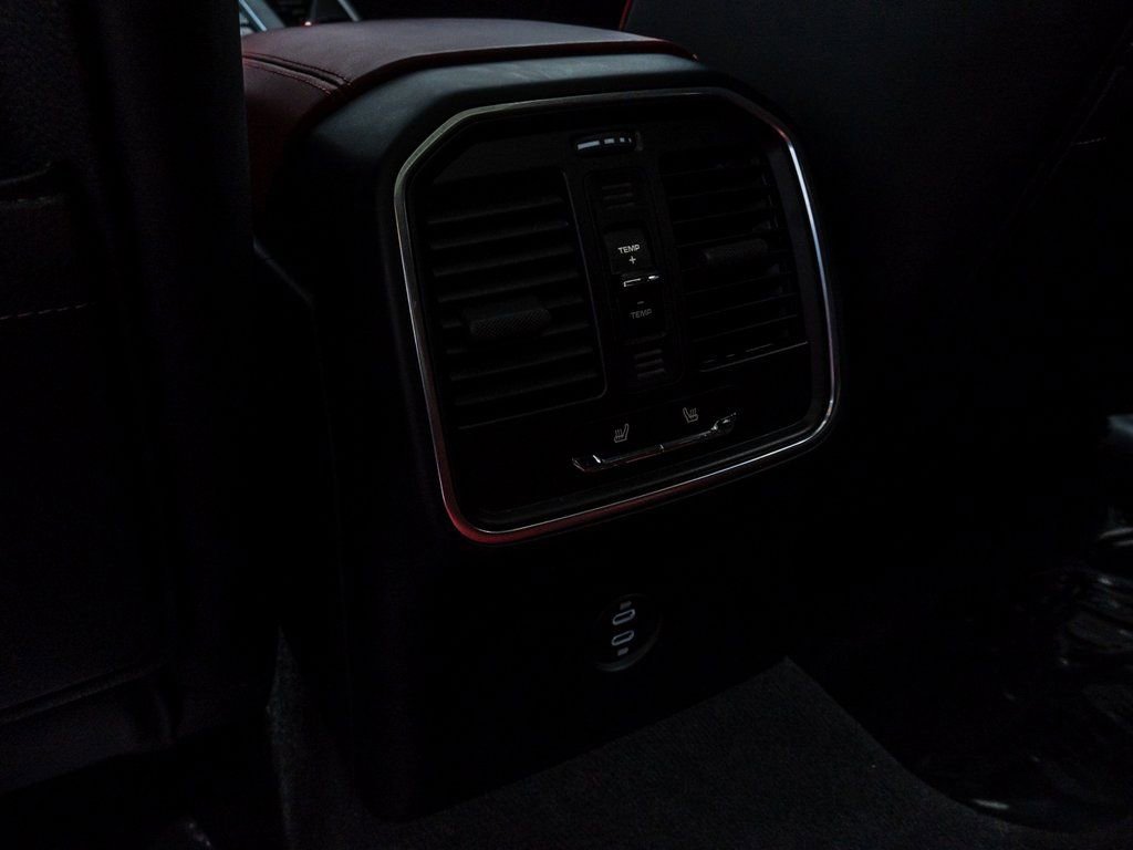 Used 2025 Porsche Macan image 29