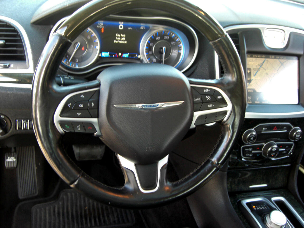 Used 2016 Chrysler 300 C image 9