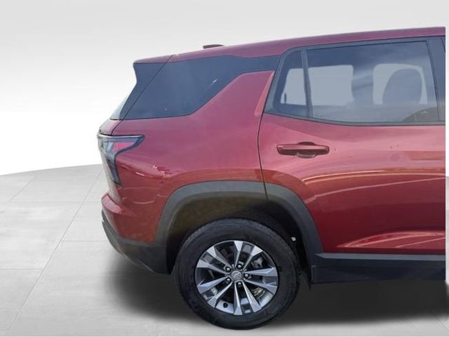 Used 2025 Chevrolet Equinox LT w/ Safety and Technology Package image 9