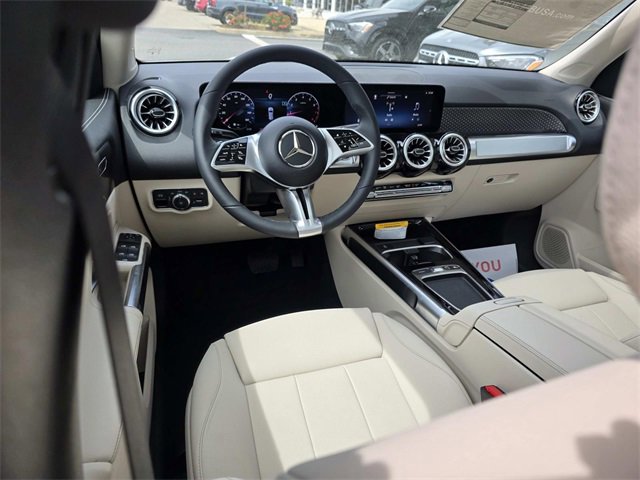 New 2025 Mercedes-Benz GLB 250 image 4