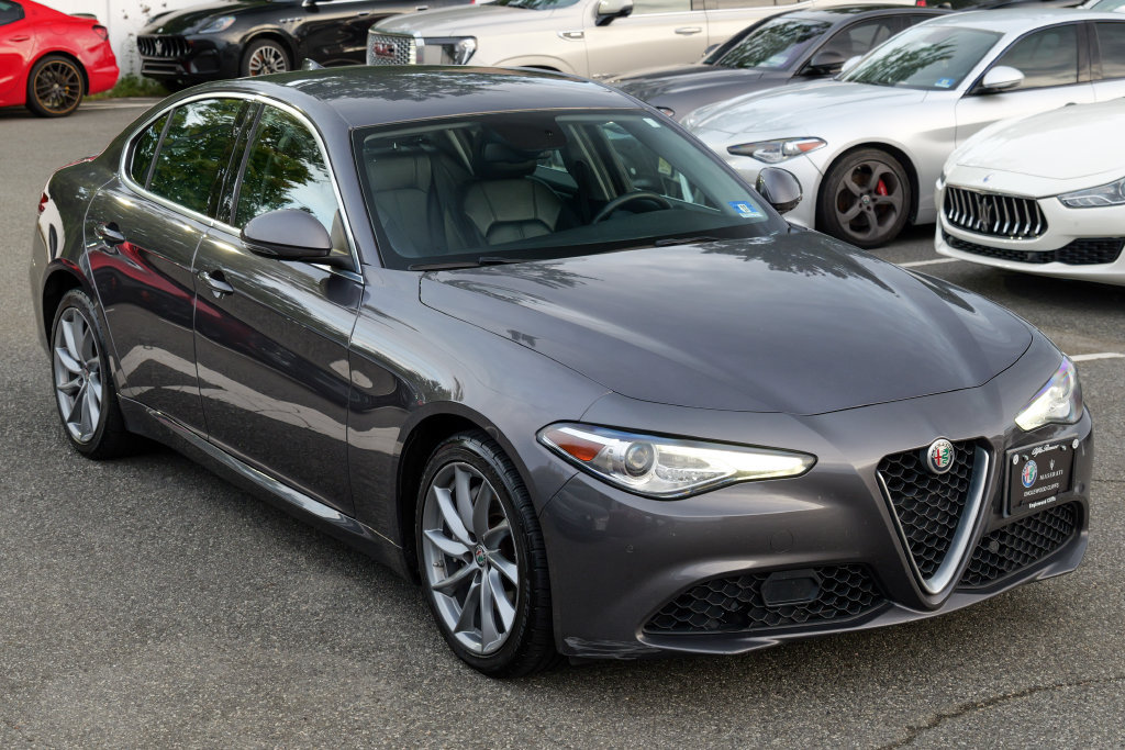 Used 2017 Alfa Romeo Giulia AWD w/ Cold Weather Package image 9