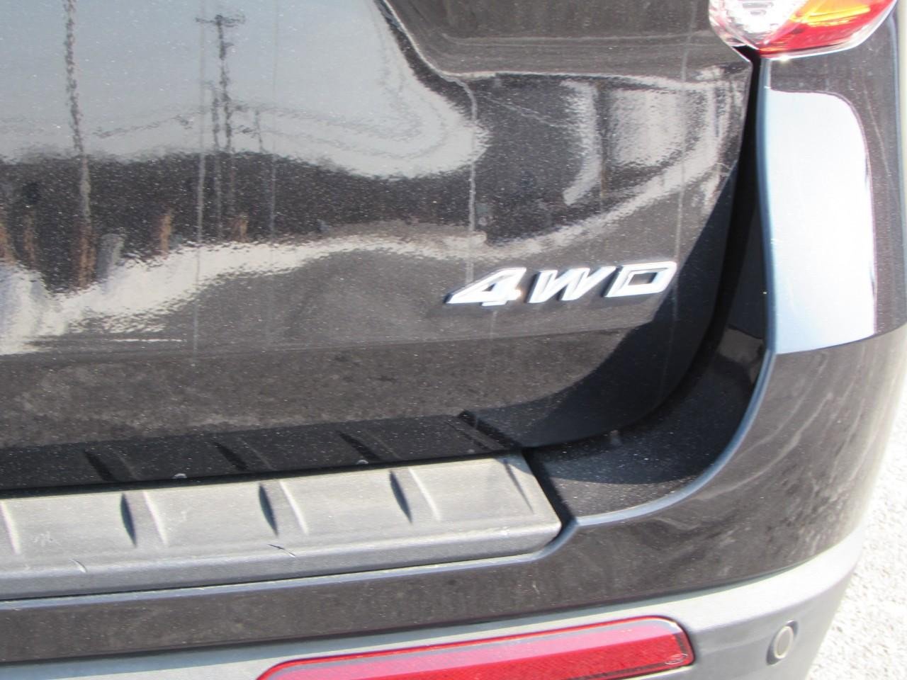 Used 2022 Ford Explorer XLT w/ Equipment Group 202A image 11