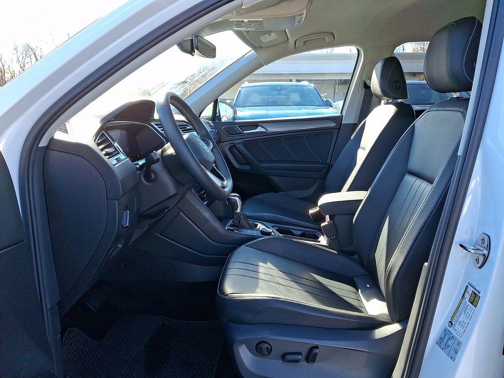 Certified 2022 Volkswagen Tiguan SE AWD/4WD image 12
