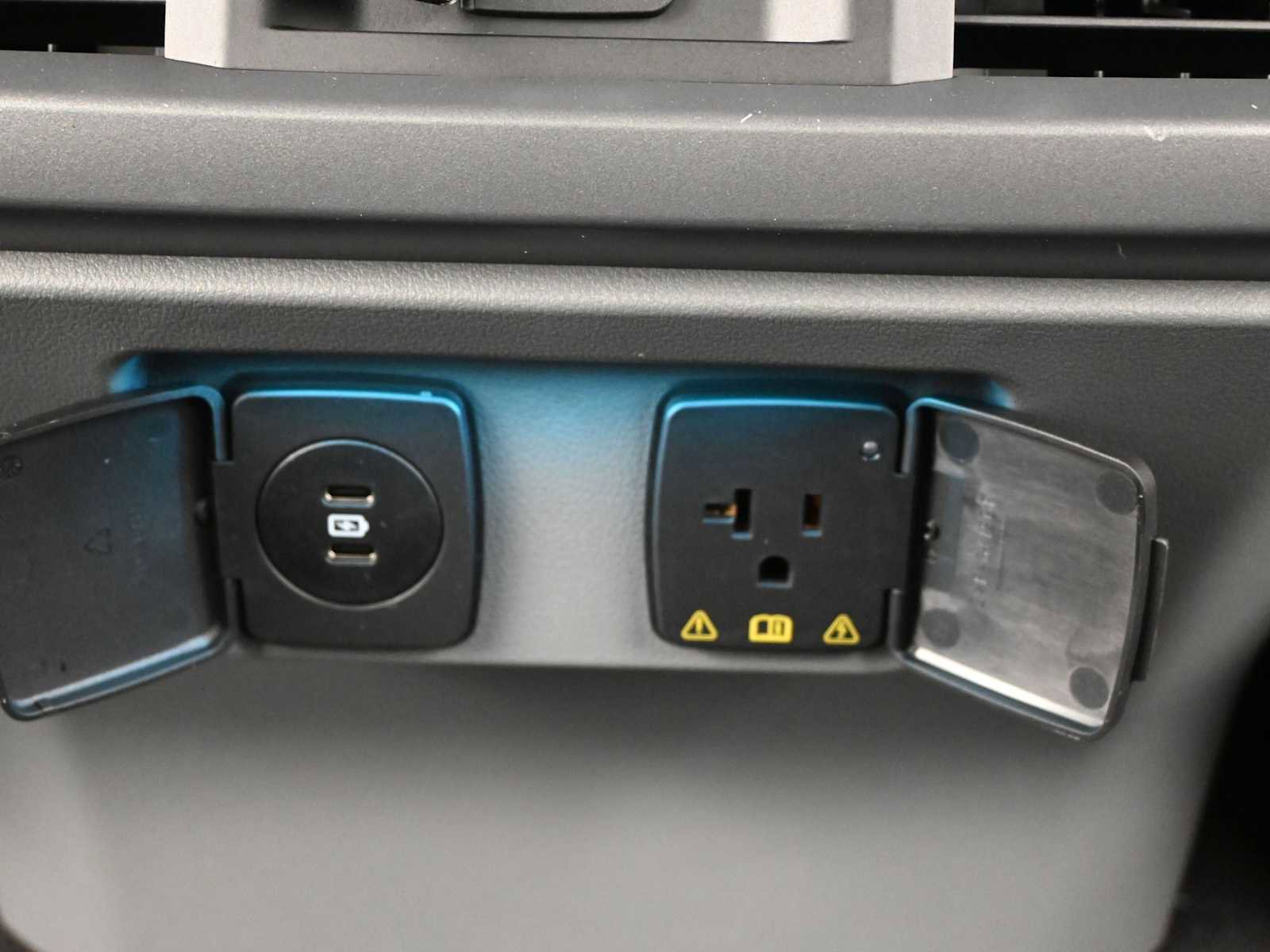 New 2025 Ford F150 Lariat w/ Equipment Group 502A High image 16