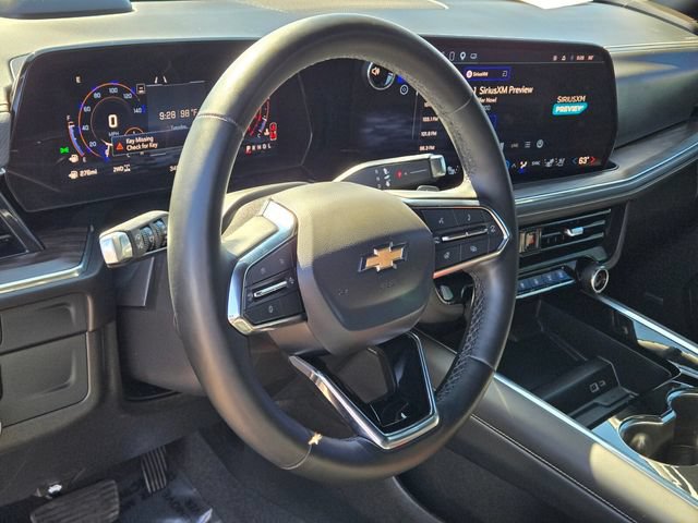 Used 2025 Chevrolet Suburban Premier AWD/4WD image 18