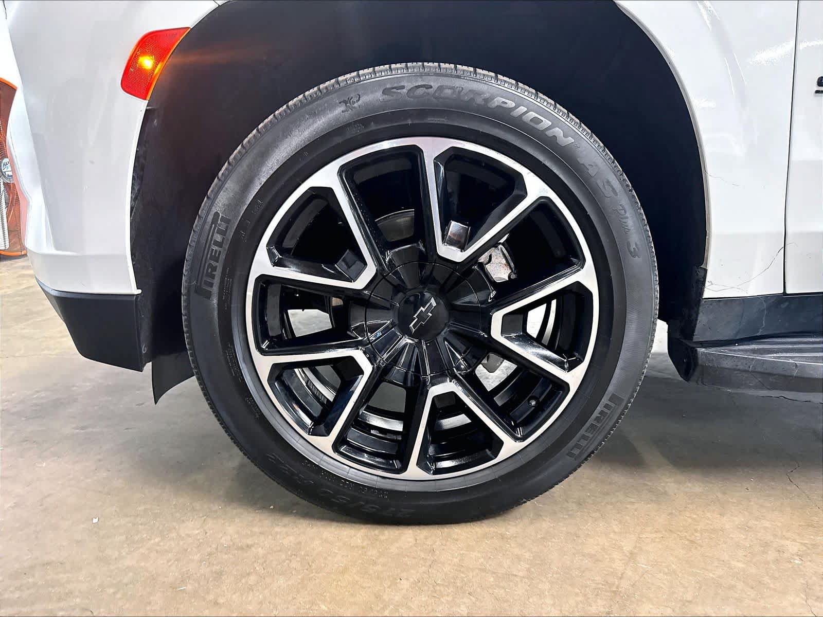 Used 2022 Chevrolet Suburban RST w/ Sport Performance Package AWD/4WD image 13