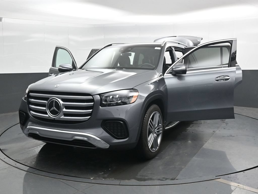 Used 2024 Mercedes-Benz GLS 450 4MATIC image 50