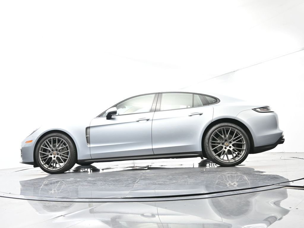 Certified 2022 Porsche Panamera Platinum Edition image 47