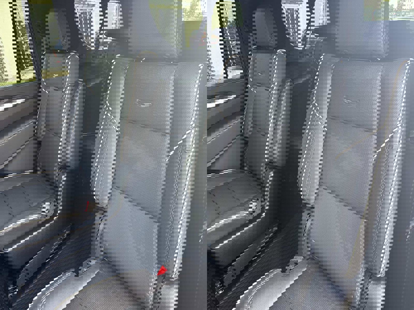 Certified 2025 Cadillac Escalade ESV Premium Luxury image 13