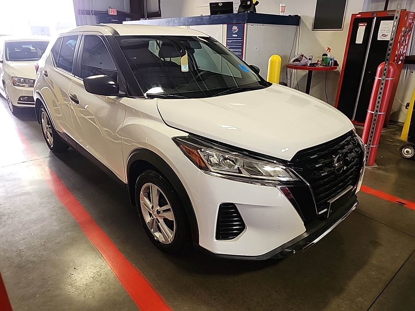 Used 2021 Nissan Kicks S image 8