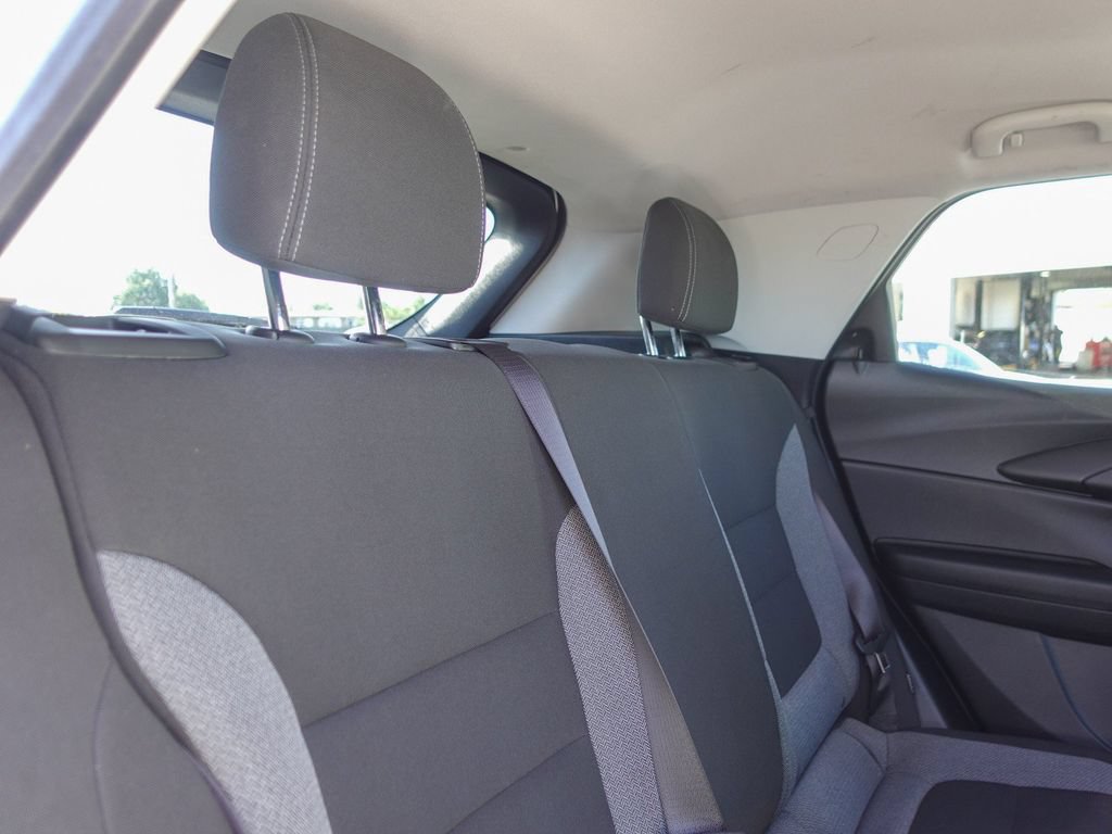 Used 2025 Chevrolet TrailBlazer LS w/ LS Convenience Package FWD image 12