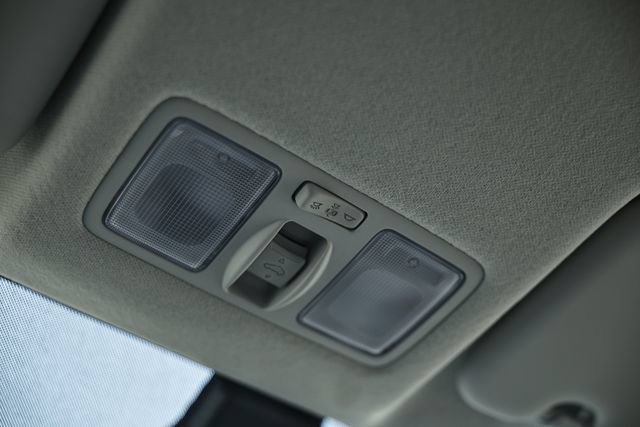 Certified 2025 Hyundai Venue SEL FWD image 40