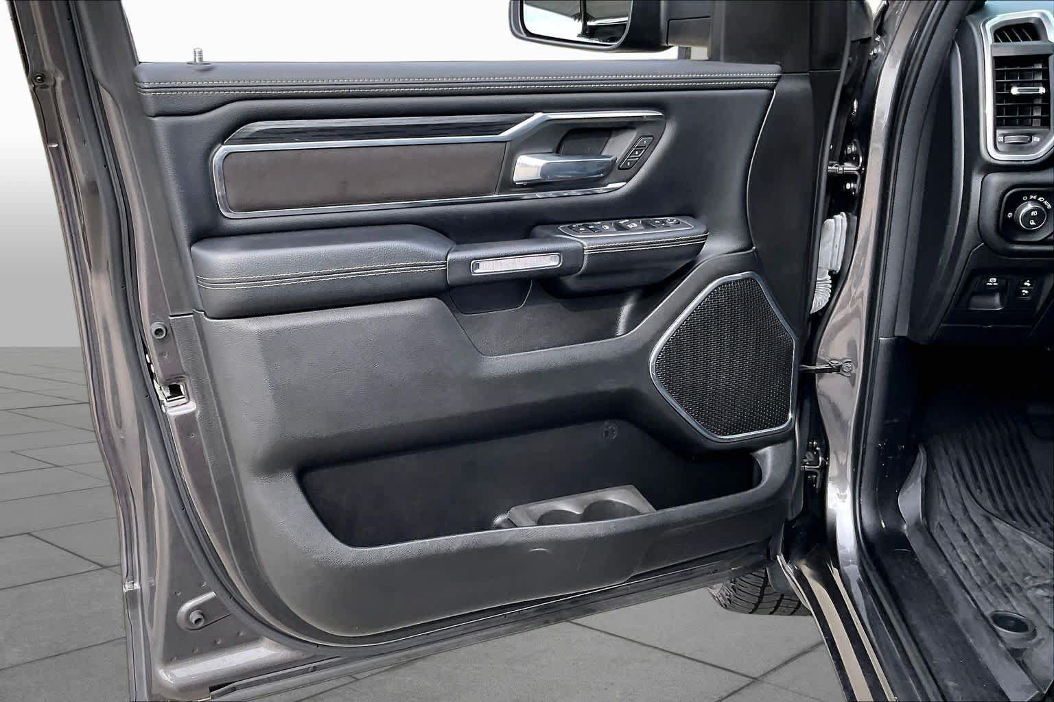 Used 2024 RAM 1500 Laramie AWD/4WD image 21