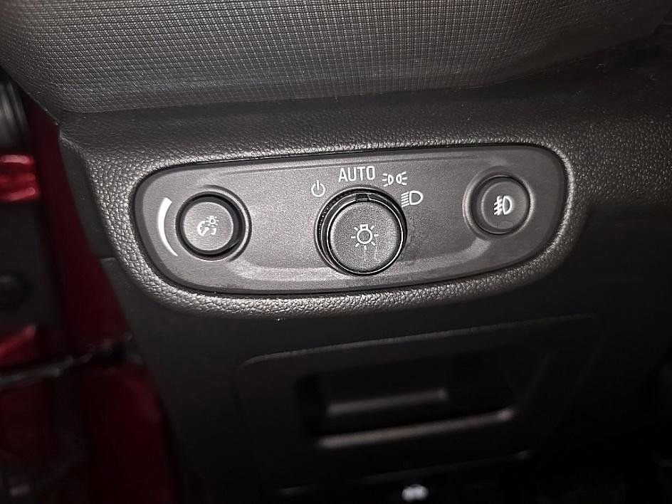 Used 2022 Chevrolet TrailBlazer RS w/ Technology Package image 12