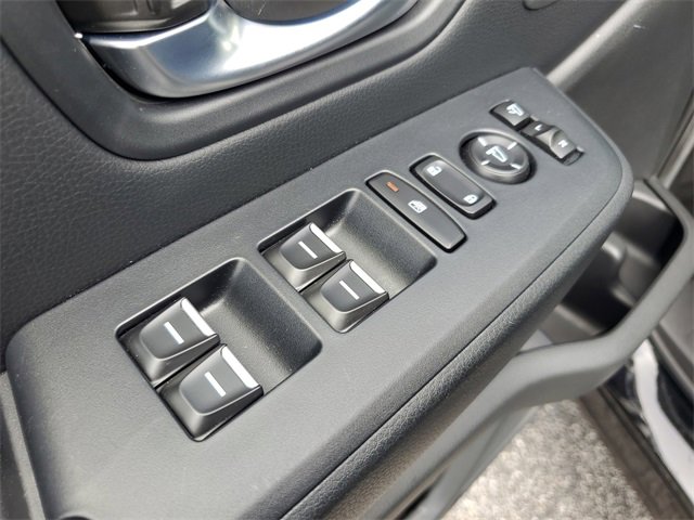 Certified 2025 Honda Pilot Black Edition image 10