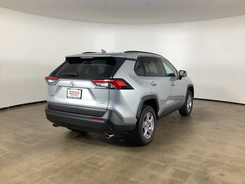 Used 2025 Toyota RAV4 XLE AWD/4WD image 5