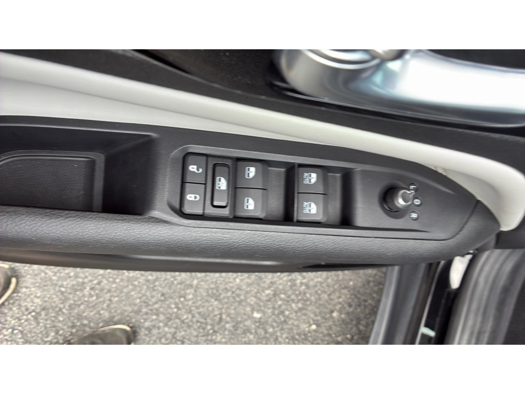 Used 2022 Jeep Compass Limited w/ Sun and Sound Group AWD/4WD image 12