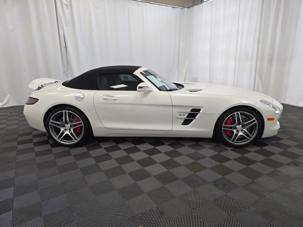 Used 2012 Mercedes-Benz SLS AMG Roadster image 7