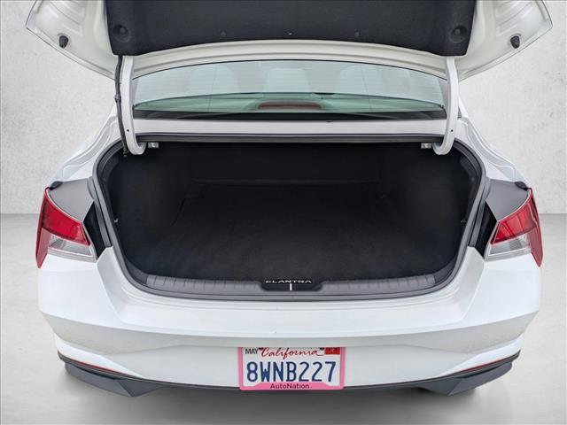 Certified 2021 Hyundai Elantra SEL FWD image 6