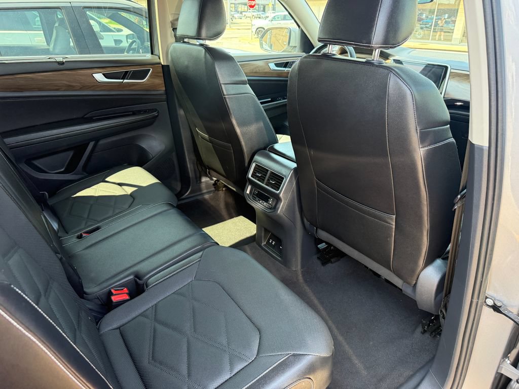 Used 2025 Volkswagen Atlas SE FWD image 18