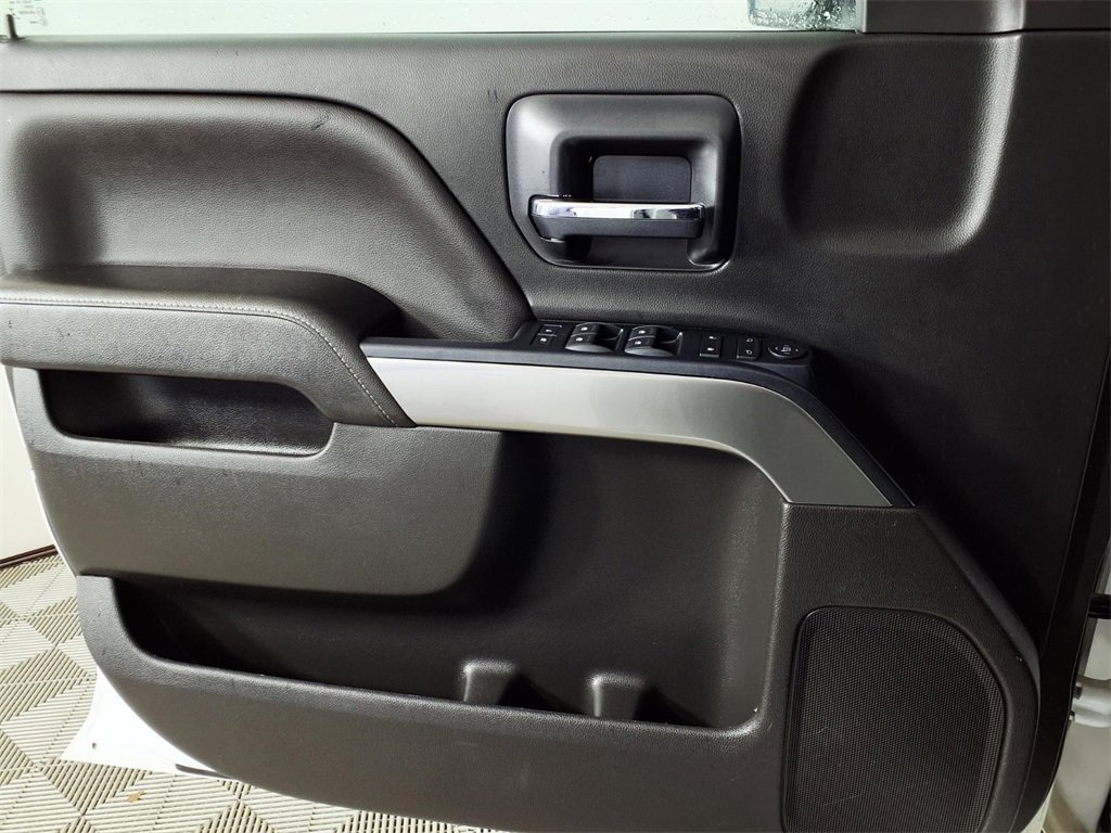 Used 2018 Chevrolet Silverado 1500 LT w/ Texas Edition image 9