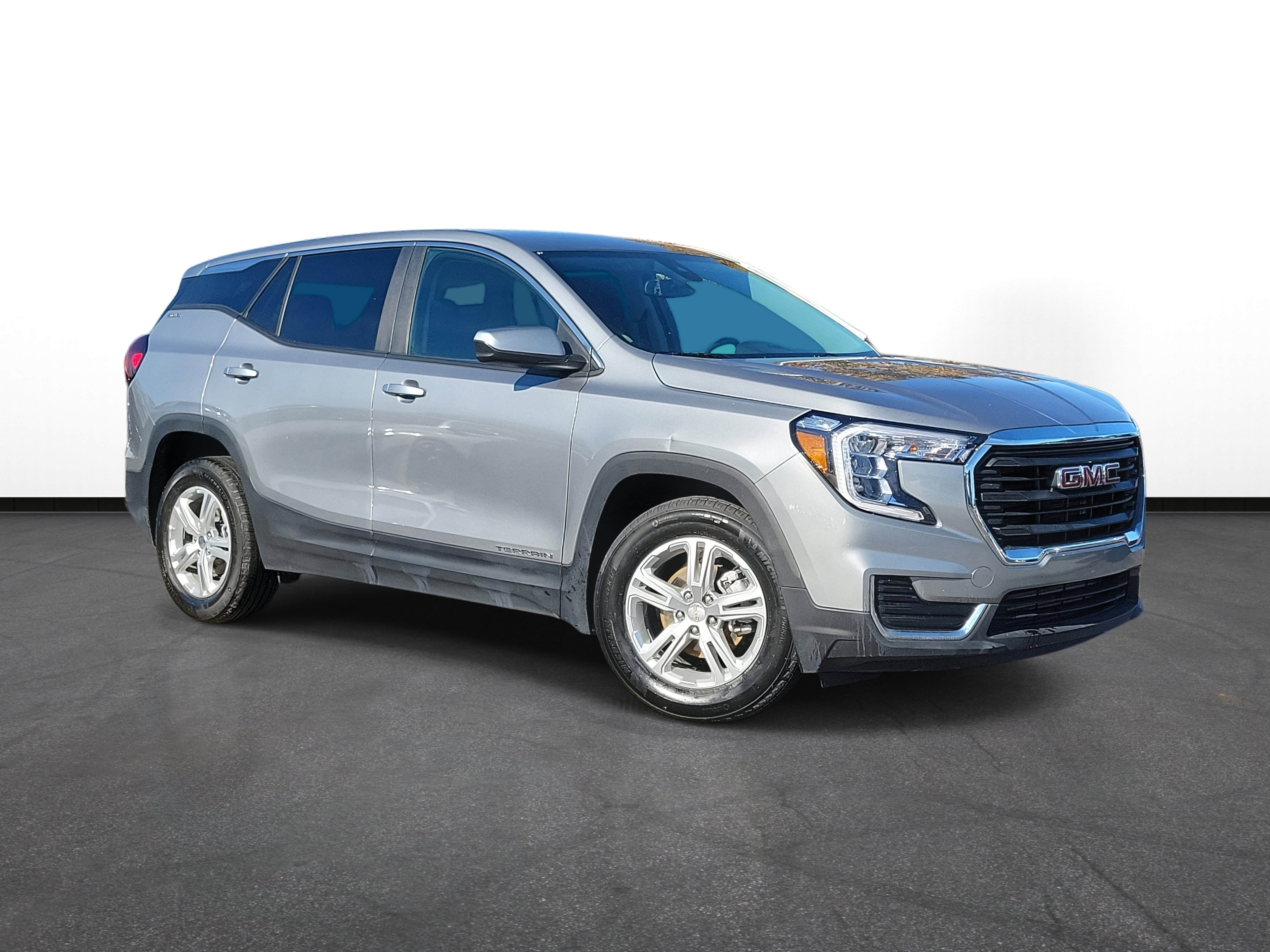 Used 2024 GMC Terrain SLE