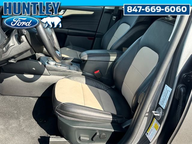 Used 2022 Ford Escape Titanium w/ Titanium Premium Package image 17