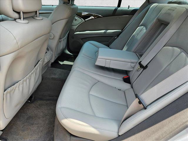 Used 2009 Mercedes-Benz E 350 Sedan image 17