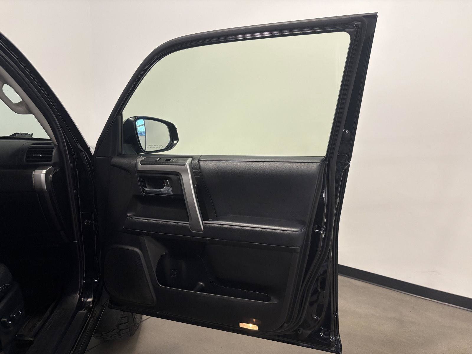 Used 2021 Toyota 4Runner SR5 Premium w/ Moonroof Package AWD/4WD image 44