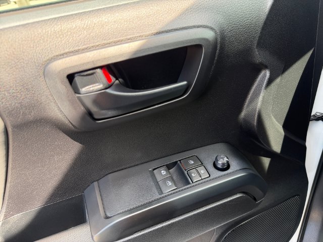 Used 2022 Toyota Tacoma SR RWD image 17