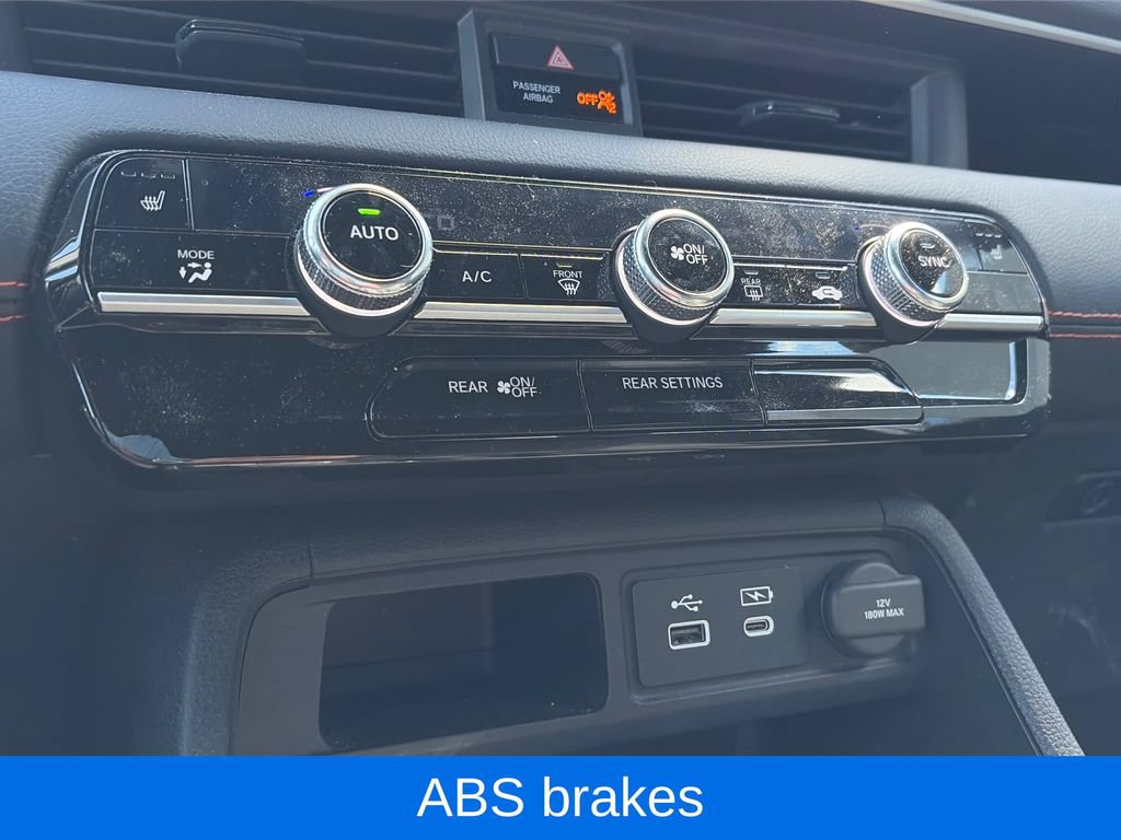 Used 2025 Honda Pilot Sport image 23
