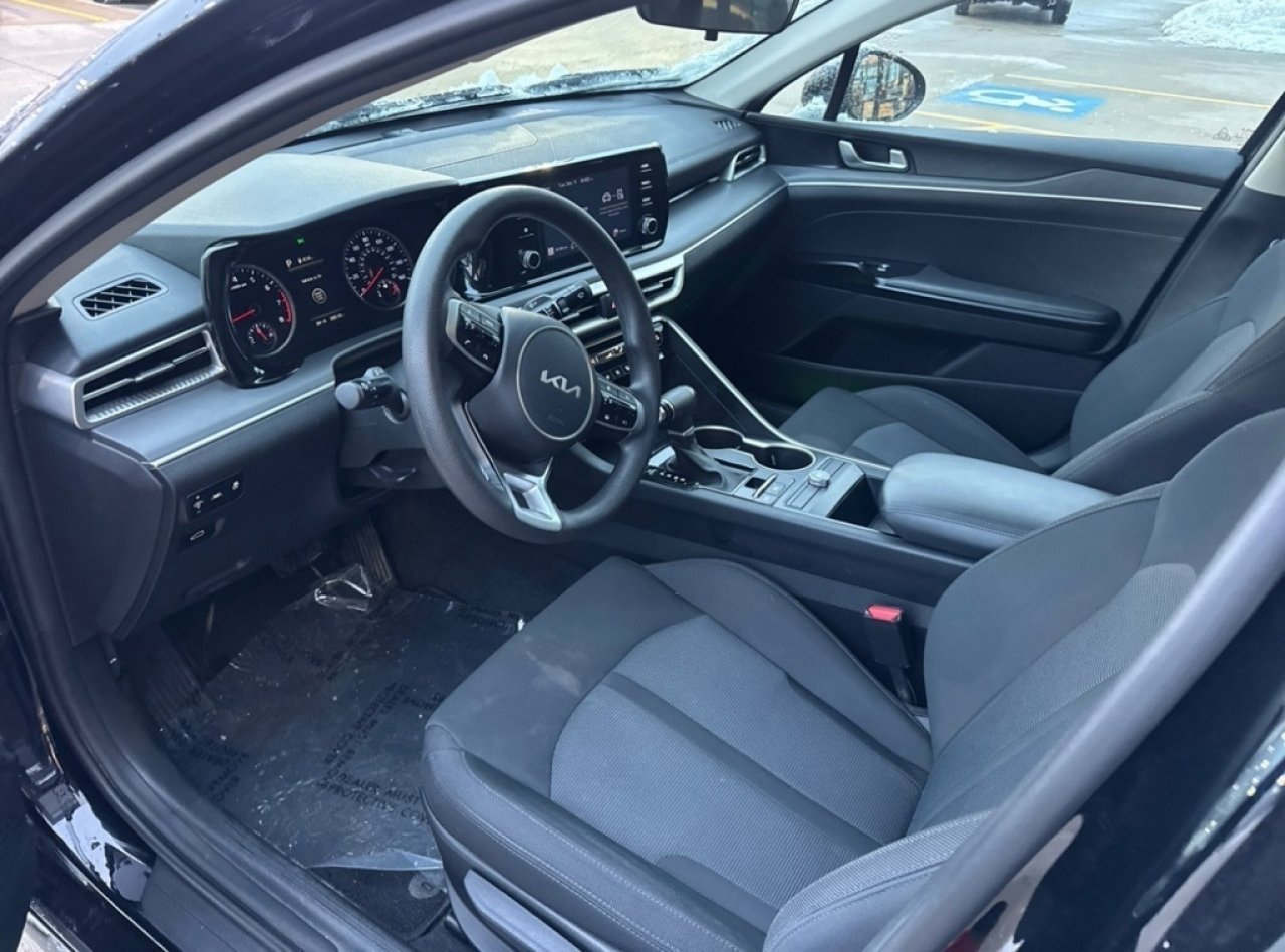 Used 2023 Kia K5 LXS image 10