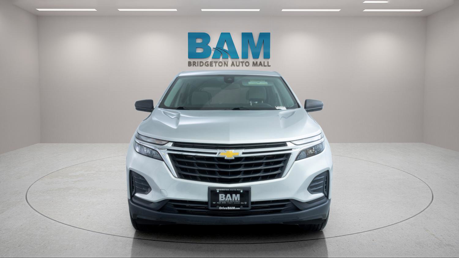 Used 2022 Chevrolet Equinox LS image 2