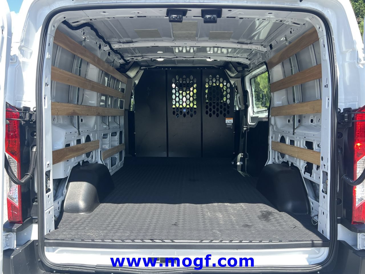 Used 2025 Ford Transit 250 Low Roof w/ Exterior Upgrade Package RWD image 18
