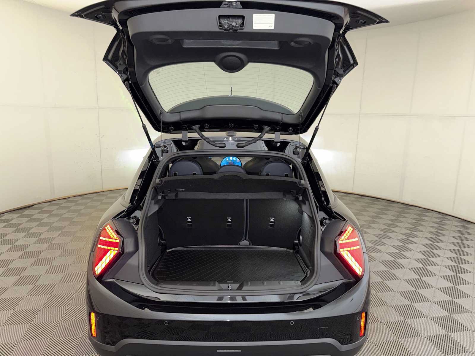 Used 2026 MINI Cooper 4-Door Hardtop FWD image 21